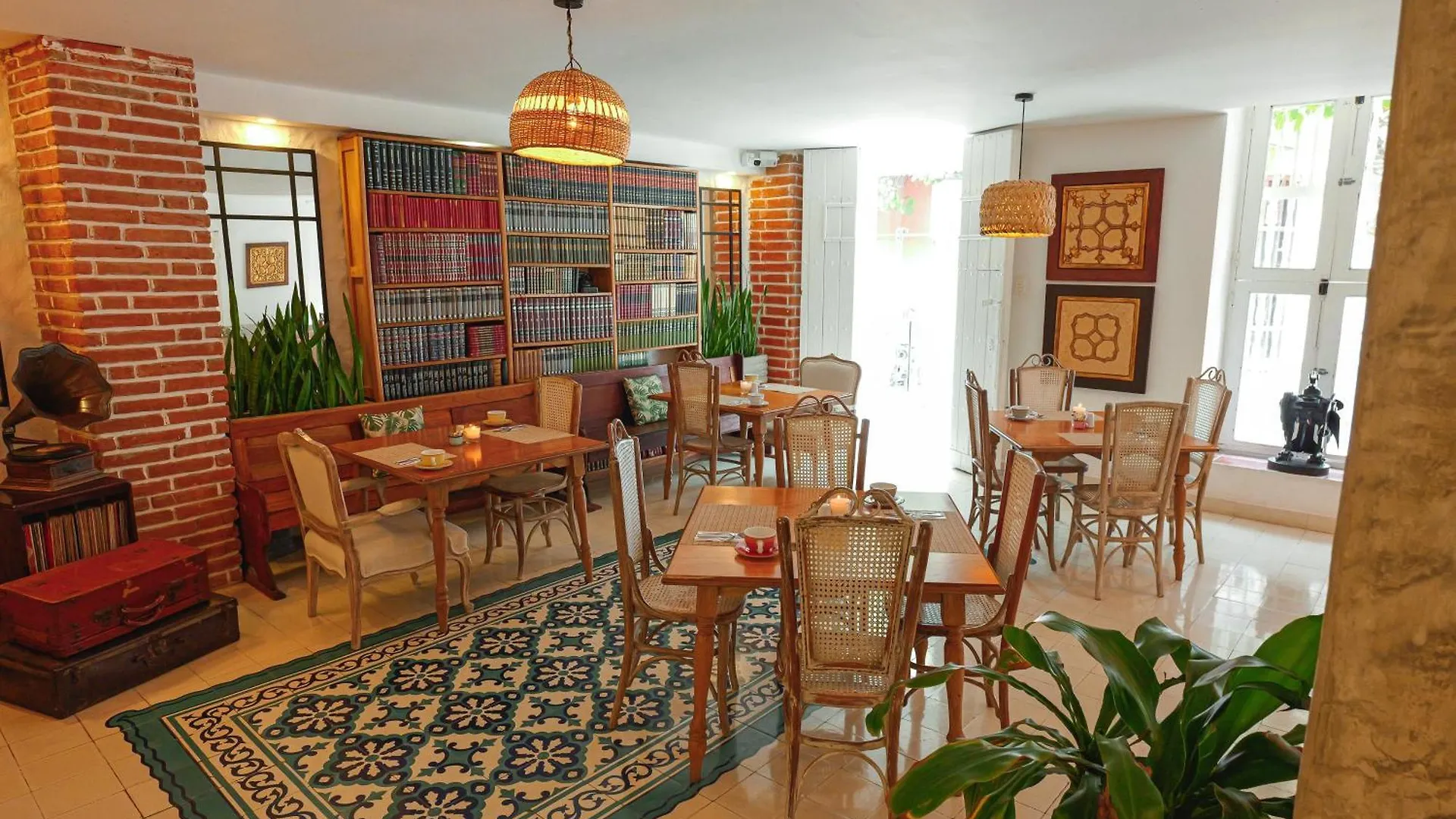 Hotel Kartaxa Cartagena 4*,