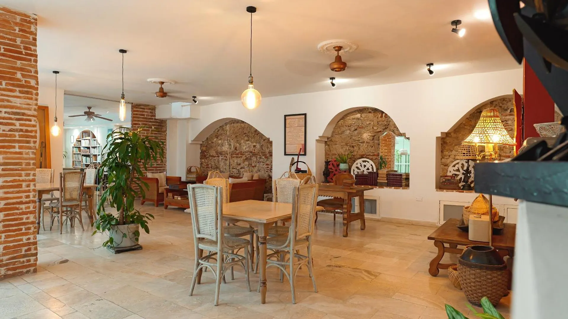 Hotel Kartaxa Cartagena 4*,